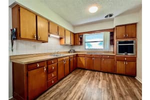 2112 CLEMONS ROAD, PLANT CITY, FL 33566 Sold 10/04/24