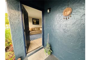 1927 OXNARD COURT, TAMPA, FL 33612 Sold 10/29/24