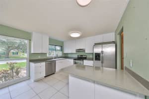 5029 GREENGLEN LANE, LAKELAND, FL 33811 Sold 10/18/24