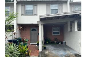 5122 TENNIS COURT CIRCLE, TAMPA, FL 33617 Sold 12/03/24