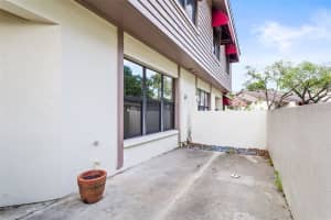 703 OAK PARK PLACE, BRANDON, FL 33511 Sold 11/29/24
