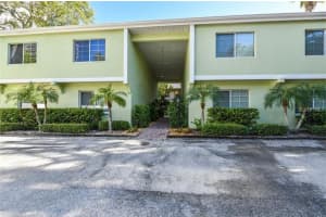 445 PALM AVENUE, SARASOTA, FL 34236 Sold 12/16/24