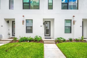 333 15TH STREET, ST PETERSBURG, FL 33705 Sold 10/22/24