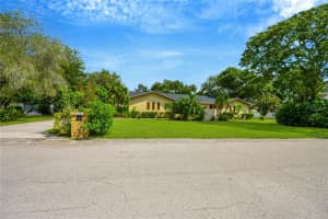 1730 HIGH POINT DRIVE, LAKELAND, FL 33813 Sold 12/19/24