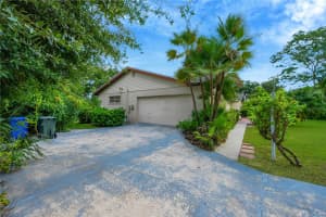 1730 HIGH POINT DRIVE, LAKELAND, FL 33813 Sold 12/19/24