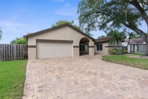 11403 COUNTRY OAKS DRIVE, TAMPA, FL 33618 Sold 12/09/24
