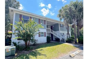 8206 FAIRWAYS CIRCLE, OCALA, FL 34472 Sold 04/04/25