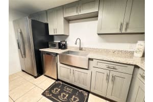 8206 FAIRWAYS CIRCLE, OCALA, FL 34472 Sold 04/04/25
