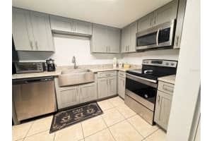 8206 FAIRWAYS CIRCLE, OCALA, FL 34472 Sold 04/04/25