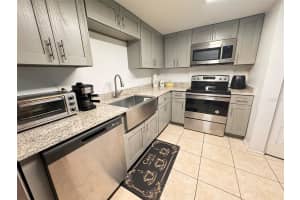 8206 FAIRWAYS CIRCLE, OCALA, FL 34472 Sold 04/04/25