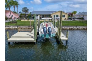 916 EAGLE LANE, APOLLO BEACH, FL 33572 Sold 05/15/25