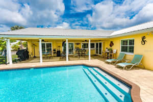 916 EAGLE LANE, APOLLO BEACH, FL 33572 Sold 05/15/25