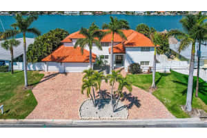423 55TH AVENUE, ST PETE BEACH, FL 33706 Sold 01/23/25