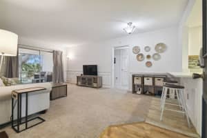 10382 CARROLLWOOD LANE, TAMPA, FL 33618 Sold 01/14/25