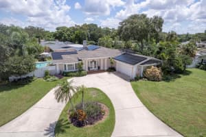 411 Harbor View Ln, LARGO