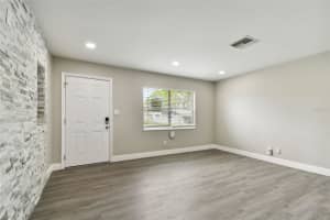 21 LAKE SHORE DRIVE, PALM HARBOR, FL 34684 Sold 03/14/25