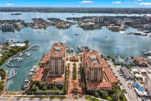 521 MANDALAY AVENUE, CLEARWATER BEACH, FL 33767 Sold 04/11/25
