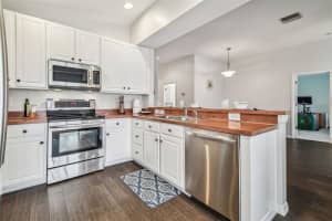 27539 SUGAR LOAF DRIVE, WESLEY CHAPEL, FL 33544 Sold 10/16/24
