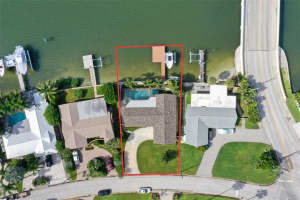 613 79TH CIRCLE, ST PETERSBURG, FL 33707 Sold 04/04/25