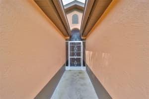 710 STAFFORDSHIRE LANE, SUN CITY CENTER, FL 33573 Sold 11/01/24