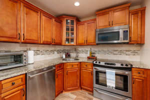 103 CEDARWOOD CIRCLE, SEMINOLE, FL 33777 Sold 10/31/24