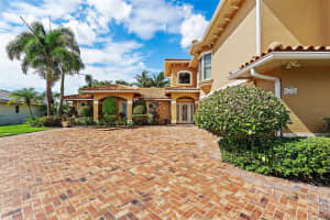 2250 MERMAID POINT, SAINT PETERSBURG, FL 33703 Sold 12/20/24