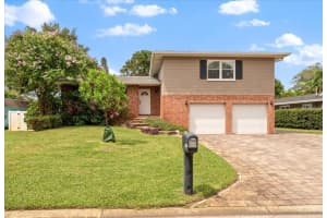 8212 Forest Cir, SEMINOLE