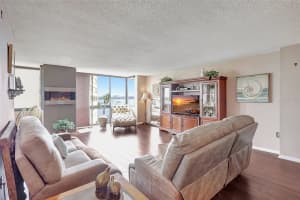 660 ISLAND WAY, CLEARWATER BEACH, FL 33767 - MLS#MFRTB8303172