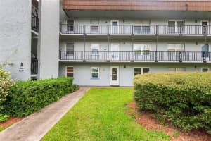 333 LAKE HOWARD DRIVE, WINTER HAVEN, FL 33880 Sold 04/11/25