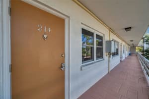 911 WASHINGTON AVENUE, LARGO, FL 33770 Sold 01/29/25
