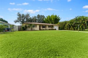 3884 MELGERT LANE, SARASOTA, FL 34235 Sold 10/31/24