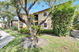 10123 SAILWINDS BOULEVARD, LARGO, FL 33773 Sold 12/19/24