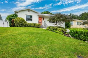 1300 46TH AVENUE, SAINT PETERSBURG, FL 33703 Sold 10/30/24