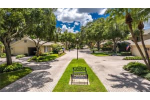 9 Pelican Pl, BELLEAIR