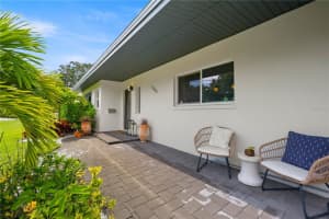 1085 37TH AVENUE, SAINT PETERSBURG, FL 33704 Sold 11/12/24