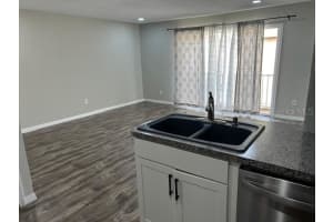 5201 MACDILL AVENUE, TAMPA, FL 33611 Sold 10/18/24