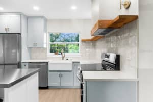1242 ROBIN HOOD LANE, DUNEDIN, FL 34698 Sold 01/28/25