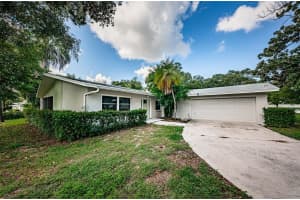 1001 Chinaberry Rd, CLEARWATER