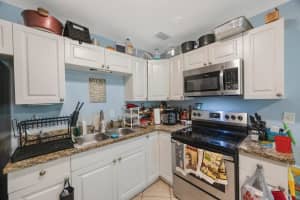 927 19TH AVENUE, SAINT PETERSBURG, FL 33705 Sold 05/09/25