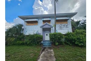 2220 18TH STREET, SAINT PETERSBURG, FL 33712 Sold 06/12/25
