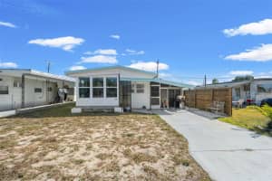 1934 Shady Cove Dr, HOLIDAY 1934 Shady Cove Dr, HOLIDAY