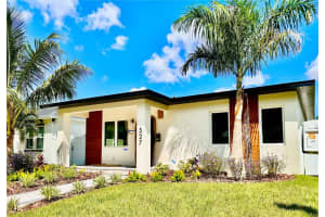 527 49TH AVENUE, SAINT PETERSBURG, FL 33703 Sold 12/26/24