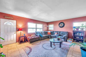 5614 17TH AVENUE, GULFPORT, FL 33707 Sold 03/22/25