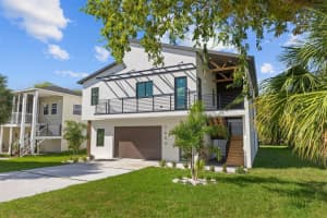 7639 GULF WAY, HUDSON, FL 34667 Sold 04/17/25