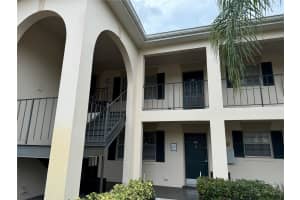 10380 CARROLLWOOD LANE, TAMPA, FL 33618 Sold 02/28/25