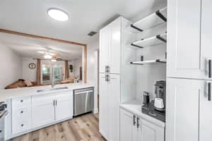 301 KENT PLACE, SAFETY HARBOR, FL 34695 Sold 01/17/25