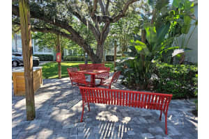 5440 MACDILL AVENUE, TAMPA, FL 33611 Sold 02/28/25