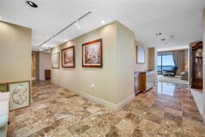 1 BEACH DRIVE, ST PETERSBURG, FL 33701 Sold 04/04/25