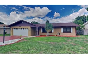 208 SHELLEY DRIVE, WINTER HAVEN, FL 33884 Sold 04/30/25