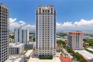 300 BEACH DRIVE, ST PETERSBURG, FL 33701 Sold 01/10/25